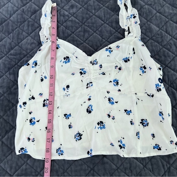 Abercrombie & Fitch Top Women XL Tank Crop Ruffled Floral White Blue  B9 - Picture 3 of 6